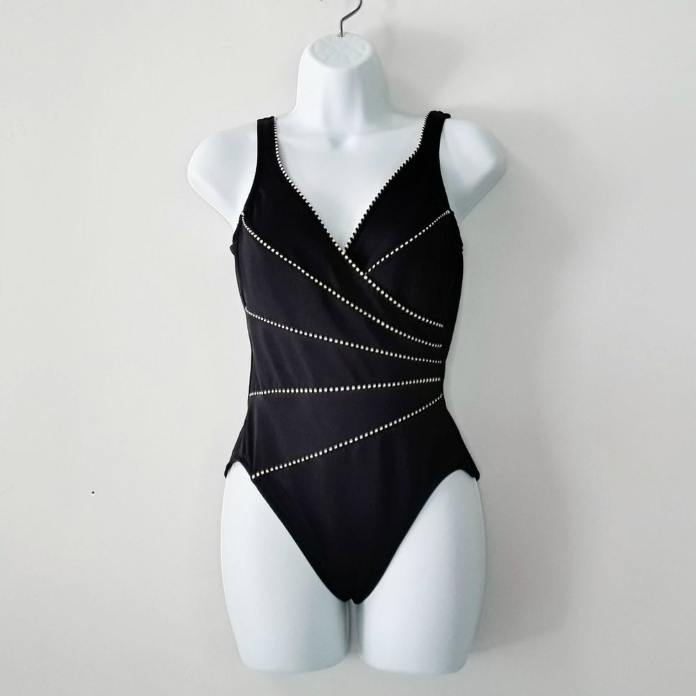 Vintage One Piece Swim Suit, Flattering Swimwear